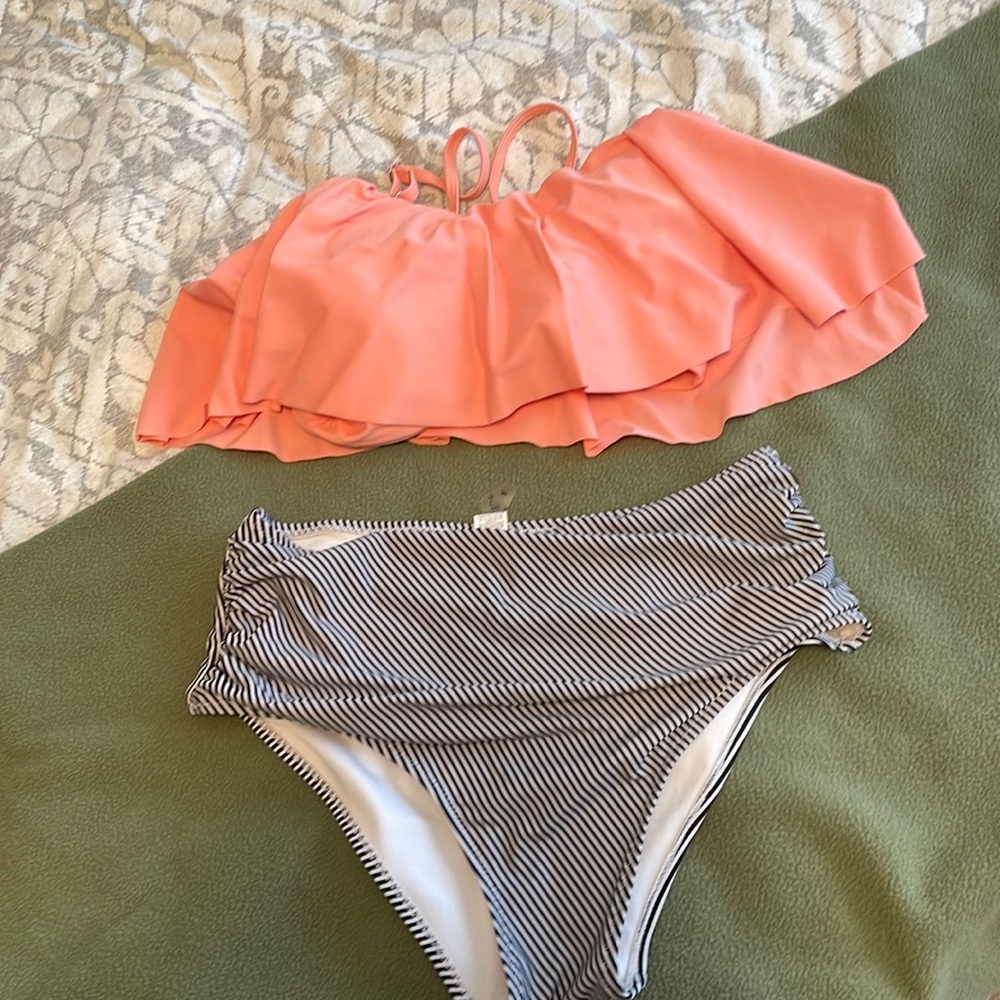 Cupshe size small bathing suit